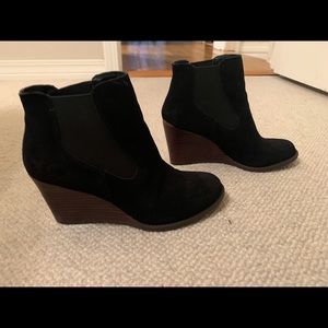 Lucky Brand Yamka Wedge Chelsea Boot.